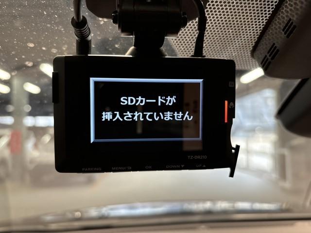 プリウス Ａツーリングセレクション・ブラックエディション　ナビ　ＬＥＤライト　ＡＣ１００Ｖ電源　Ｂカメラ　アルミホイール　スマートキー　オートクルーズコントロール　ＡＣ　ＥＴＣ　定期点検記録簿　ミュージックプレイヤー接続可　キーフリー　アイドリングストップ（8枚目）