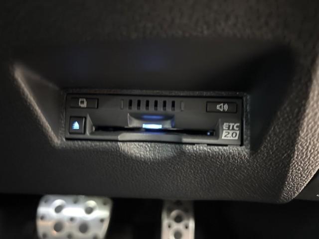 プリウス Ａツーリングセレクション・ブラックエディション　ナビ　ＬＥＤライト　ＡＣ１００Ｖ電源　Ｂカメラ　アルミホイール　スマートキー　オートクルーズコントロール　ＡＣ　ＥＴＣ　定期点検記録簿　ミュージックプレイヤー接続可　キーフリー　アイドリングストップ（9枚目）