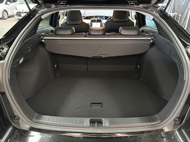 プリウス Ａツーリングセレクション・ブラックエディション　ナビ　ＬＥＤライト　ＡＣ１００Ｖ電源　Ｂカメラ　アルミホイール　スマートキー　オートクルーズコントロール　ＡＣ　ＥＴＣ　定期点検記録簿　ミュージックプレイヤー接続可　キーフリー　アイドリングストップ（12枚目）