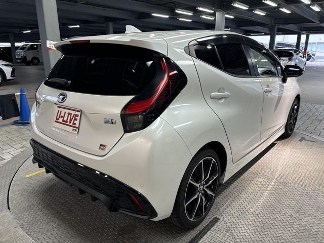 アクア ＧＲスポーツ　スマートキー＆プッシュスタート　イモビライザー　ＬＥＤライト　衝突軽減ブレーキ　地デジ　ワンオーナー車　ＡＣ１００Ｖ　クルコン　メモリナビ　ミュージックプレイヤー接続可　横滑り防止装置　オートエアコン（5枚目）