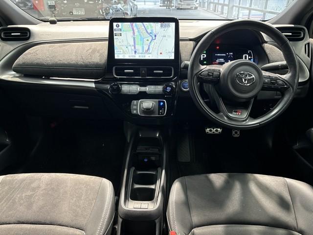 アクア ＧＲスポーツ　スマートキー＆プッシュスタート　イモビライザー　ＬＥＤライト　衝突軽減ブレーキ　地デジ　ワンオーナー車　ＡＣ１００Ｖ　クルコン　メモリナビ　ミュージックプレイヤー接続可　横滑り防止装置　オートエアコン（7枚目）