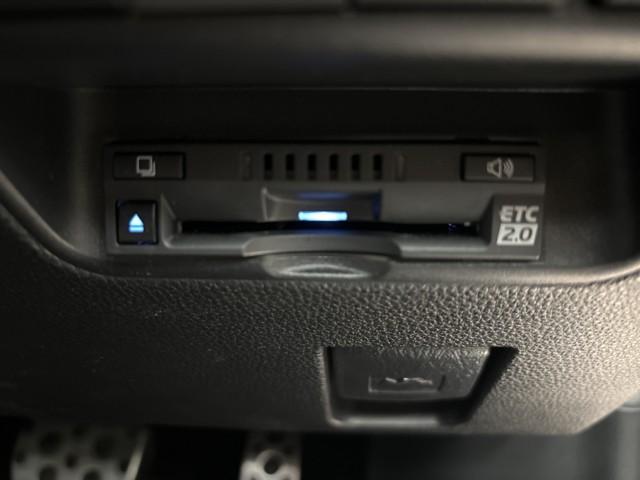 アクア ＧＲスポーツ　スマートキー＆プッシュスタート　イモビライザー　ＬＥＤライト　衝突軽減ブレーキ　地デジ　ワンオーナー車　ＡＣ１００Ｖ　クルコン　メモリナビ　ミュージックプレイヤー接続可　横滑り防止装置　オートエアコン（9枚目）