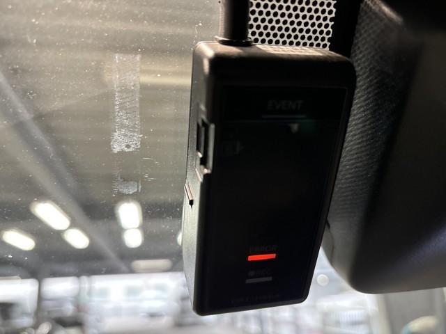 ハイエースバン ＤＸ　ＧＬパッケージ　メモリナビ　ナビ＆ＴＶ　バックモニター　フルセグ　横滑り防止装置　キーレスエントリー　エアコン　ＥＴＣ車載器　記録簿　パワステ　ＤＶＤ再生　フロントパワーウインドウ　エアバック　セキュリティー　ＡＢＳ（8枚目）