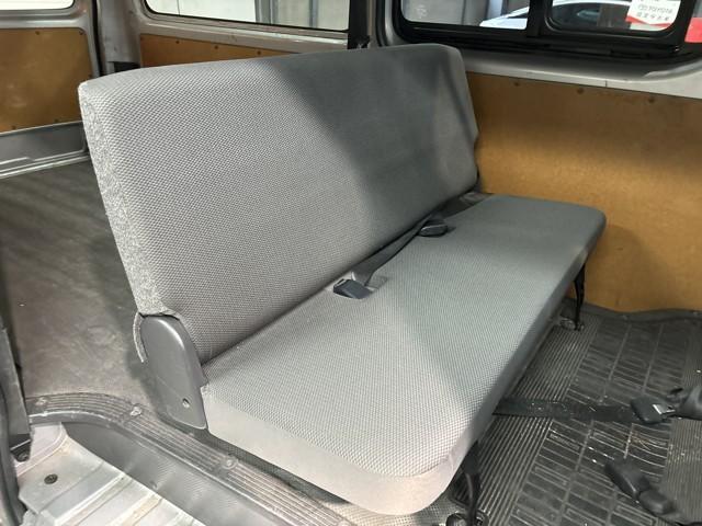 ハイエースバン ＤＸ　ＧＬパッケージ　メモリナビ　ナビ＆ＴＶ　バックモニター　フルセグ　横滑り防止装置　キーレスエントリー　エアコン　ＥＴＣ車載器　記録簿　パワステ　ＤＶＤ再生　フロントパワーウインドウ　エアバック　セキュリティー　ＡＢＳ（11枚目）