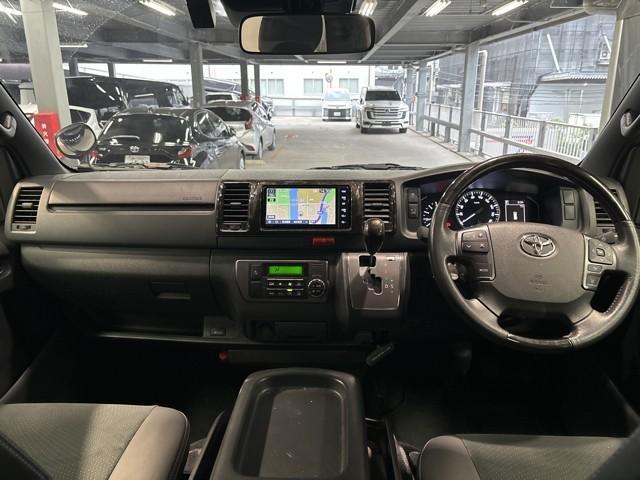 ハイエースバン スーパーＧＬ　ダークプライムＩＩ　ＡＣ　助手席エアバック　フルフラットシート　地デジ　盗難防止システム　ドライブレコーダ　４ＷＤ車　ＥＴＣ付き　ＤＶＤ　ＬＥＤヘッドランプ　エアＢ　ナビ＆ＴＶ　ミュージックプレイヤー接続可　メモリーナビ（7枚目）