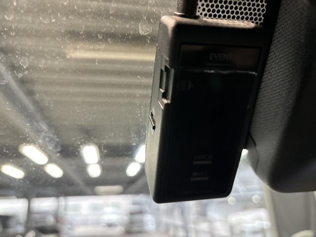 ハイエースバン スーパーＧＬ　ダークプライムＩＩ　ＡＣ　助手席エアバック　フルフラットシート　地デジ　盗難防止システム　ドライブレコーダ　４ＷＤ車　ＥＴＣ付き　ＤＶＤ　ＬＥＤヘッドランプ　エアＢ　ナビ＆ＴＶ　ミュージックプレイヤー接続可　メモリーナビ（8枚目）