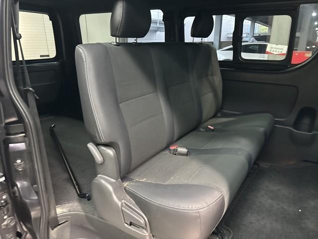 ハイエースバン スーパーＧＬ　ダークプライムＩＩ　ＡＣ　助手席エアバック　フルフラットシート　地デジ　盗難防止システム　ドライブレコーダ　４ＷＤ車　ＥＴＣ付き　ＤＶＤ　ＬＥＤヘッドランプ　エアＢ　ナビ＆ＴＶ　ミュージックプレイヤー接続可　メモリーナビ（11枚目）