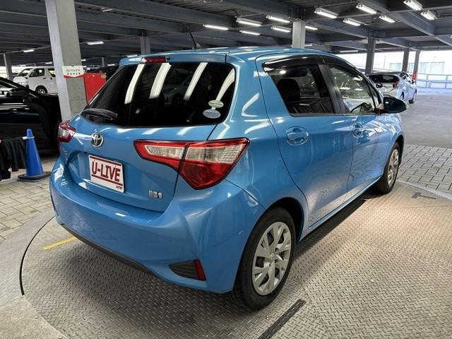 ヴィッツ ハイブリッドU ドライブレコーダー バックガイドモニター 衝突軽減システム 地デジ AUX DVD再生可 ETC オートエアコン クルーズコントロール メモリナビ エアバッグ キーフリー 横滑り防止機能 ナビ&TV(4枚目)