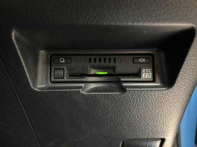 ヴィッツ ハイブリッドU ドライブレコーダー バックガイドモニター 衝突軽減システム 地デジ AUX DVD再生可 ETC オートエアコン クルーズコントロール メモリナビ エアバッグ キーフリー 横滑り防止機能 ナビ&TV(8枚目)