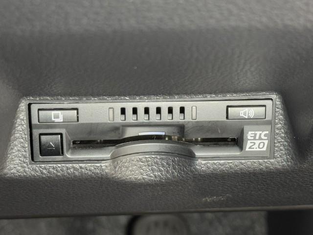 ヤリス X PCS 横滑り防止装置付き 記録簿有 ワイヤレスキー バックガイドモニター 盗難防止 サイドエアバック エアコン Wエアバッグ パワーウインドウ ETC付き パワステ 運転席エアバッグ ナビ ABS(7枚目)