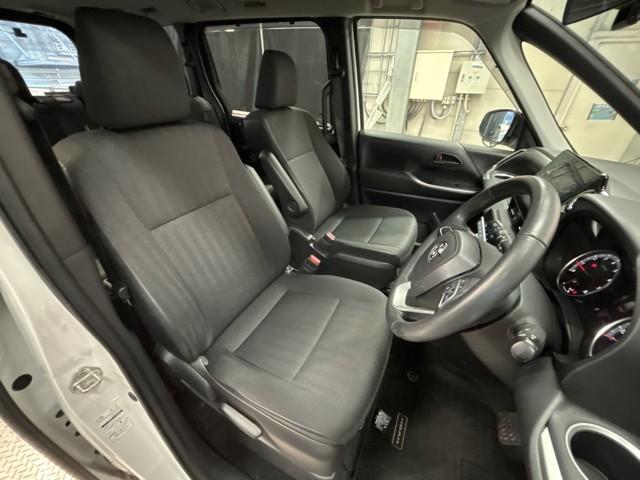 ノア G 衝突軽減ブレーキ 地上デジタル LEDライト アルミ キーフリー クルコン 盗難防止装置 DVD再生 横滑り防止 3列シート メモリーナビ Bカメラ 記録簿 ミュージックプレイヤー接続可 ドラレコ(9枚目)