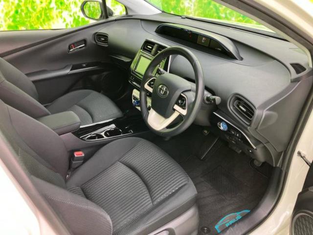 プリウス Sセーフティプラス 新品タイヤ/保証書/社外 SDナビ/トヨタセーフティセンス/車線逸脱防止支援システム/パーキングアシスト バックガイド/ドライブレコーダー 社外/ヘッドランプ LED 衝突被害軽減システム DVD再生(4枚目)