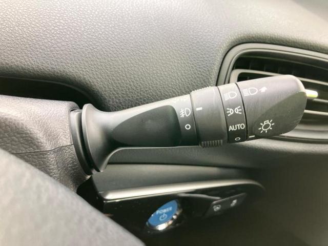 プリウス Sセーフティプラス 新品タイヤ/保証書/社外 SDナビ/トヨタセーフティセンス/車線逸脱防止支援システム/パーキングアシスト バックガイド/ドライブレコーダー 社外/ヘッドランプ LED 衝突被害軽減システム DVD再生(16枚目)