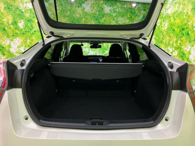 プリウス Sセーフティプラス 新品タイヤ/保証書/社外 SDナビ/トヨタセーフティセンス/車線逸脱防止支援システム/パーキングアシスト バックガイド/ドライブレコーダー 社外/ヘッドランプ LED 衝突被害軽減システム DVD再生(19枚目)