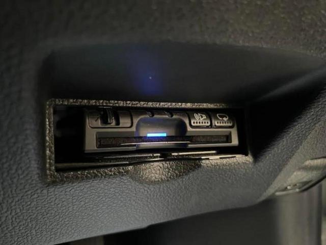 プリウス Sセーフティプラス 新品タイヤ/保証書/社外 SDナビ/トヨタセーフティセンス/車線逸脱防止支援システム/パーキングアシスト バックガイド/ドライブレコーダー 社外/ヘッドランプ LED 衝突被害軽減システム DVD再生(24枚目)