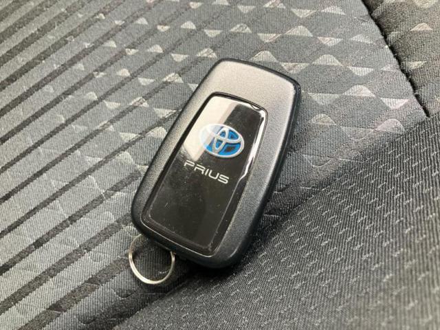 プリウス Sセーフティプラス 新品タイヤ/保証書/社外 SDナビ/トヨタセーフティセンス/車線逸脱防止支援システム/パーキングアシスト バックガイド/ドライブレコーダー 社外/ヘッドランプ LED 衝突被害軽減システム DVD再生(31枚目)