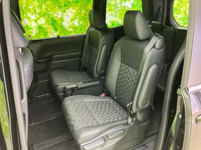 ヴォクシー ハイブリッドS-Z 保証書/ディスプレイオーディオ/フリップダウンモニター 純正 13.2インチ/衝突安全装置/両側電動スライドドア/シートヒーター 前席/車線逸脱防止支援システム/シート ハーフレザー バックカメラ(8枚目)