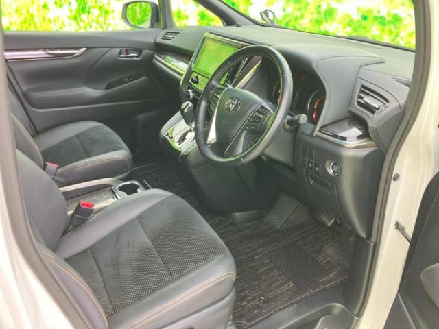 アルファード Sタイプゴールド2 新品タイヤ/保証書/ディスプレイオーディオ+ナビ9インチ/衝突安全装置/両側電動スライドドア/車線逸脱防止支援システム/シート ハーフレザー/パーキングアシスト バックガイド 衝突被害軽減システム(4枚目)