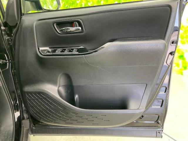 ヴォクシー ＺＳキラメキ２　新品タイヤ／保証書／社外　９インチ　ＳＤナビ／フリップダウンモニター　社外　１２．８インチ／トヨタセーフティセンス／両側電動スライドドア／車線逸脱防止支援システム／ヘッドランプ　ＬＥＤ　後席モニター（6枚目）