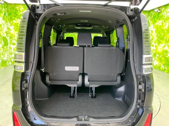 ヴォクシー ＺＳキラメキ２　新品タイヤ／保証書／社外　９インチ　ＳＤナビ／フリップダウンモニター　社外　１２．８インチ／トヨタセーフティセンス／両側電動スライドドア／車線逸脱防止支援システム／ヘッドランプ　ＬＥＤ　後席モニター（8枚目）