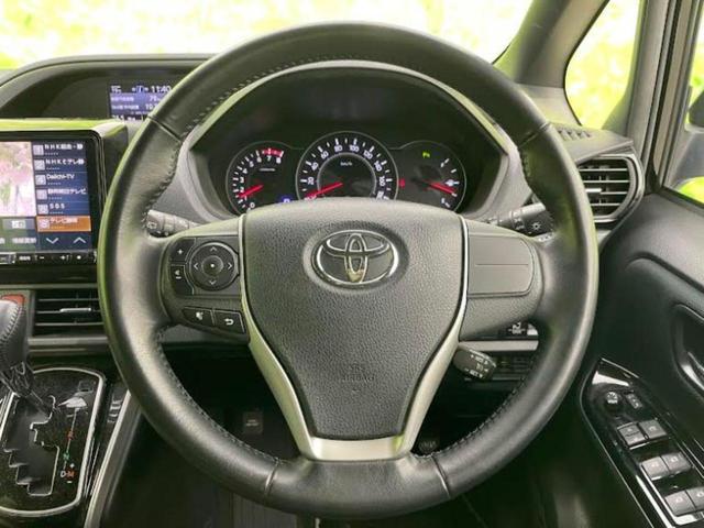 ヴォクシー ＺＳキラメキ２　新品タイヤ／保証書／社外　９インチ　ＳＤナビ／フリップダウンモニター　社外　１２．８インチ／トヨタセーフティセンス／両側電動スライドドア／車線逸脱防止支援システム／ヘッドランプ　ＬＥＤ　後席モニター（14枚目）