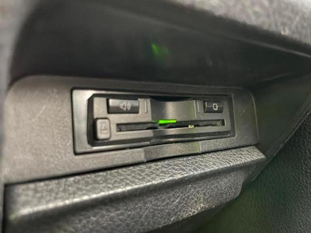 ヴォクシー ＺＳキラメキ２　新品タイヤ／保証書／社外　９インチ　ＳＤナビ／フリップダウンモニター　社外　１２．８インチ／トヨタセーフティセンス／両側電動スライドドア／車線逸脱防止支援システム／ヘッドランプ　ＬＥＤ　後席モニター（18枚目）