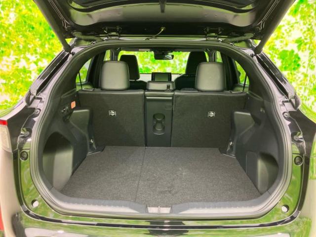 ヤリスクロス ハイブリッドＺ　ディスプレイオーディオ８インチ／トヨタセーフティセンス／シートヒーター　前席／パノラミックビューモニター／車線逸脱防止支援システム／シート　ハーフレザー／電動バックドア／ヘッドランプ　ＬＥＤ（8枚目）