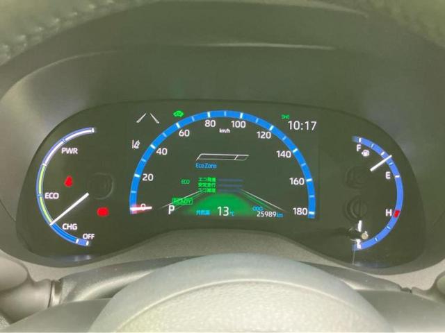 ヤリスクロス ハイブリッドＺ　ディスプレイオーディオ８インチ／トヨタセーフティセンス／シートヒーター　前席／パノラミックビューモニター／車線逸脱防止支援システム／シート　ハーフレザー／電動バックドア／ヘッドランプ　ＬＥＤ（12枚目）