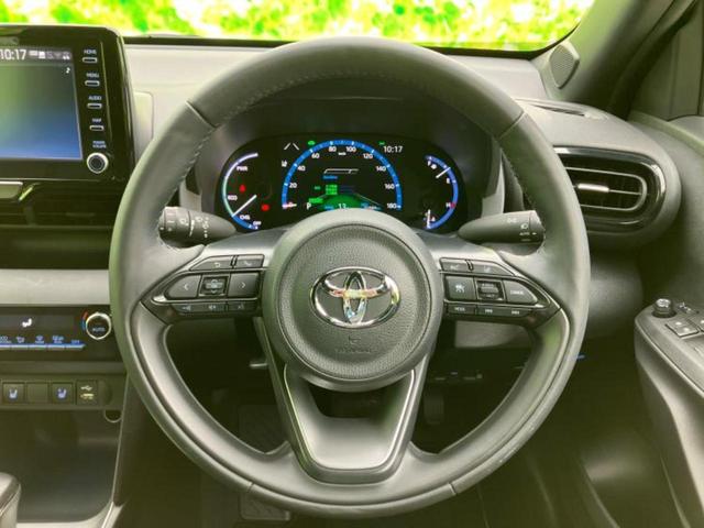 ヤリスクロス ハイブリッドＺ　ディスプレイオーディオ８インチ／トヨタセーフティセンス／シートヒーター　前席／パノラミックビューモニター／車線逸脱防止支援システム／シート　ハーフレザー／電動バックドア／ヘッドランプ　ＬＥＤ（13枚目）