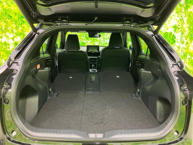 ヤリスクロス ハイブリッドＺ　ディスプレイオーディオ８インチ／トヨタセーフティセンス／シートヒーター　前席／パノラミックビューモニター／車線逸脱防止支援システム／シート　ハーフレザー／電動バックドア／ヘッドランプ　ＬＥＤ（19枚目）