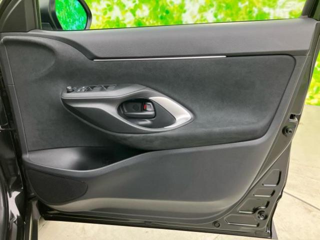 ヤリスクロス ハイブリッドＺ　ディスプレイオーディオ８インチ／トヨタセーフティセンス／シートヒーター　前席／パノラミックビューモニター／車線逸脱防止支援システム／シート　ハーフレザー／電動バックドア／ヘッドランプ　ＬＥＤ（20枚目）