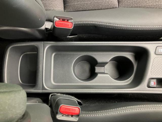 ヤリスクロス ハイブリッドＺ　ディスプレイオーディオ８インチ／トヨタセーフティセンス／シートヒーター　前席／パノラミックビューモニター／車線逸脱防止支援システム／シート　ハーフレザー／電動バックドア／ヘッドランプ　ＬＥＤ（30枚目）