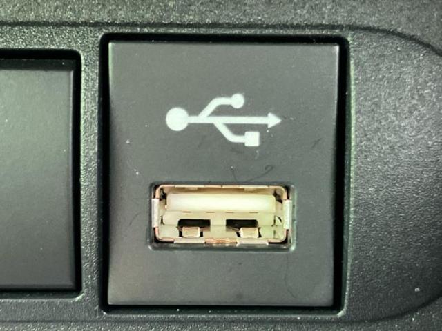 ヤリスクロス ハイブリッドＺ　ディスプレイオーディオ８インチ／トヨタセーフティセンス／シートヒーター　前席／パノラミックビューモニター／車線逸脱防止支援システム／シート　ハーフレザー／電動バックドア／ヘッドランプ　ＬＥＤ（32枚目）