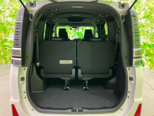 ヴォクシー ハイブリッドZSキラメキ3 新品タイヤ/保証書/純正 10インチ ナビ/フリップダウンモニター 純正 12.1インチ/衝突安全装置/両側電動スライドドア/シートヒーター/車線逸脱防止支援システム/シート ハーフレザー DVD再生(20枚目)