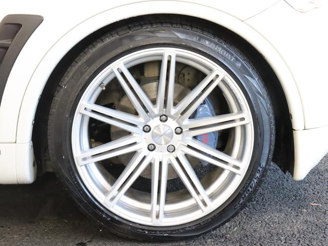 ＦＸ３５ ベースグレード　逆輸入／禁煙／サンルーフ／車高調／ＶＯＳＳＥＮ２２インチＡＷ／ＲＥＭＵＳマフラー／ロックフォードウーファー／純正ＢＯＳＥ／アルパインアンプ／ヒッチメンバー／カロッツェリアナビ／クルコン／ＥＴＣ／ＨＩＤ（42枚目）