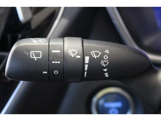 カローラスポーツ ハイブリッドＧ　Ｚ　禁煙車／ＴＲＤフルエアロ／ステアリングヒーター／レーダークルーズコントロール／衝突軽減／レーンキープアシスト／オートマチックハイビーム／クリアランソナー／ＬＥＤ／純正７型ナビ／ブルートゥース／フルセグ（65枚目）