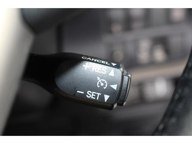 ノア ハイブリッドＧ　モデリスタエアロ／ＡＬＰＩＮＥ製９インチナビ／セーフティセンスＣ／ＢＬＺＺＴ車高調／片側電動スライド／禁煙／バックカメラ／ＥＴＣ／オートクルーズコントロール／純正１５インチアルミ／シートヒーター／（15枚目）