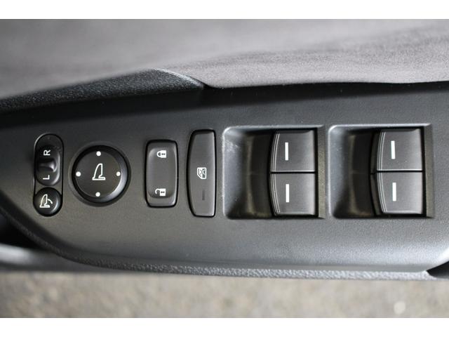 インサイト ＥＸ・ブラックスタイル　禁煙車／ホンダセンシング／純正８インチナビ／バックカメラ／フルセグ／レーダークルーズコントロール／ハーフレザー／シートヒーター／ブラインドスポットモニター／ＬＥＤヘッドライト／スマートキー／ＥＴＣ（64枚目）