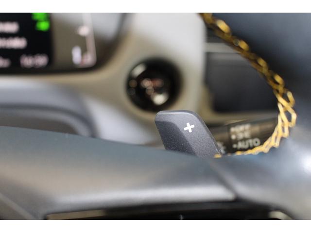 フィット ｅ：ＨＥＶ　ＲＳ　ホンダセンシング／禁煙／純正９インチナビ／バックカメラ／アダプティブクルーズ／寒冷地仕様／ＬＥＤヘッドライト／ハーフレザーシート／パドルシフト付／プッシュスタート／スマートキー／オートライト／（13枚目）