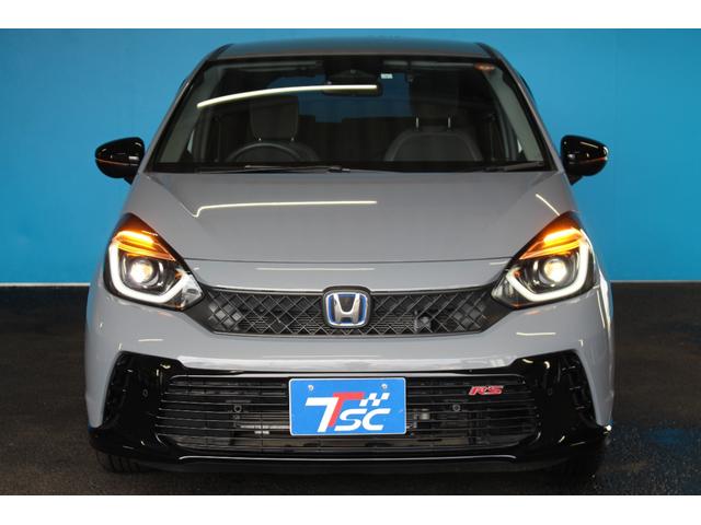 フィット ｅ：ＨＥＶ　ＲＳ　ホンダセンシング／禁煙／純正９インチナビ／バックカメラ／アダプティブクルーズ／寒冷地仕様／ＬＥＤヘッドライト／ハーフレザーシート／パドルシフト付／プッシュスタート／スマートキー／オートライト／（17枚目）