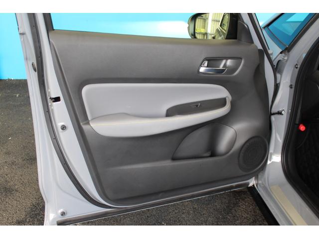 フィット ｅ：ＨＥＶ　ＲＳ　ホンダセンシング／禁煙／純正９インチナビ／バックカメラ／アダプティブクルーズ／寒冷地仕様／ＬＥＤヘッドライト／ハーフレザーシート／パドルシフト付／プッシュスタート／スマートキー／オートライト／（23枚目）