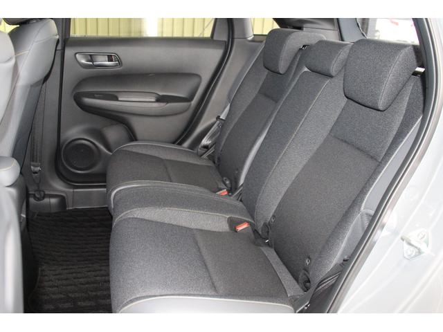 フィット ｅ：ＨＥＶ　ＲＳ　ホンダセンシング／禁煙／純正９インチナビ／バックカメラ／アダプティブクルーズ／寒冷地仕様／ＬＥＤヘッドライト／ハーフレザーシート／パドルシフト付／プッシュスタート／スマートキー／オートライト／（28枚目）