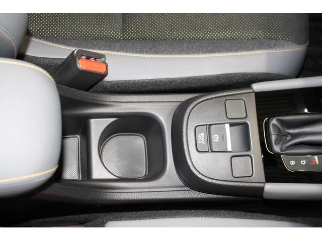 フィット ｅ：ＨＥＶ　ＲＳ　ホンダセンシング／禁煙／純正９インチナビ／バックカメラ／アダプティブクルーズ／寒冷地仕様／ＬＥＤヘッドライト／ハーフレザーシート／パドルシフト付／プッシュスタート／スマートキー／オートライト／（49枚目）