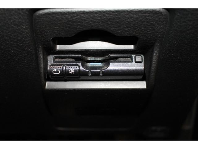 エクシーガクロスオーバー７ ２．５ｉアイサイト　禁煙車／アイサイトＶｅｒ２／ルーフレール／純正ナビ／バックカメラ／フルセグ／レーダークルーズコントロール／４ＷＤ／パドルシフト／ハーフレザーシート／パワーシート／シートヒーター／７人乗り／ＥＴＣ（19枚目）