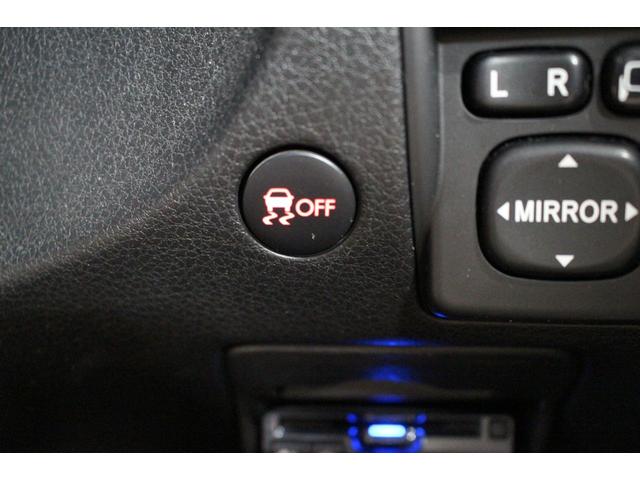 エクシーガクロスオーバー７ ２．５ｉアイサイト　禁煙車／アイサイトＶｅｒ２／ルーフレール／純正ナビ／バックカメラ／フルセグ／レーダークルーズコントロール／４ＷＤ／パドルシフト／ハーフレザーシート／パワーシート／シートヒーター／７人乗り／ＥＴＣ（60枚目）