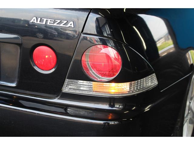 アルテッツァ ＲＳ２００　Ｚエディション　禁煙車／ＫＥＮＷＯＯＤ７インチナビ／純正１７ＡＷ／キーレス／電動格納ミラー／フルセグ／ＥＴＣ／ミュージックプレイヤー接続可／ＣＤ／ＤＶＤ再生／エアバック／ＡＢＳ／ＥＳＣ／衝突安全ボディ／エアコン（40枚目）