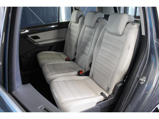 ゴルフトゥーラン ＴＤＩ　プレミアム　禁煙車／白革シート／純正９．２インチナビ／バックカメラ／フルセグ／レーダークルーズコントロール／ルーフレール／パワーバックドア／ＢＳＭ／ＥＴＣ２．０／パドルシフト／パワーシート／シートヒーター／ターボ（8枚目）