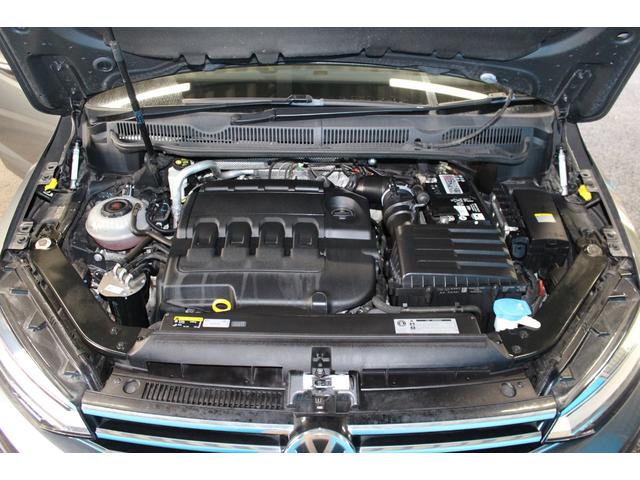 ゴルフトゥーラン ＴＤＩ　プレミアム　禁煙車／白革シート／純正９．２インチナビ／バックカメラ／フルセグ／レーダークルーズコントロール／ルーフレール／パワーバックドア／ＢＳＭ／ＥＴＣ２．０／パドルシフト／パワーシート／シートヒーター／ターボ（12枚目）