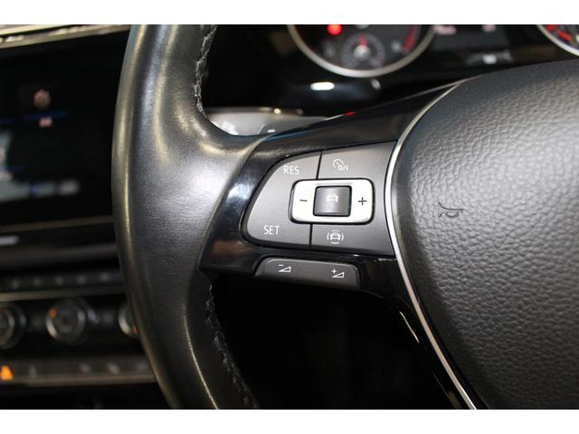 ゴルフトゥーラン ＴＤＩ　プレミアム　禁煙車／白革シート／純正９．２インチナビ／バックカメラ／フルセグ／レーダークルーズコントロール／ルーフレール／パワーバックドア／ＢＳＭ／ＥＴＣ２．０／パドルシフト／パワーシート／シートヒーター／ターボ（19枚目）