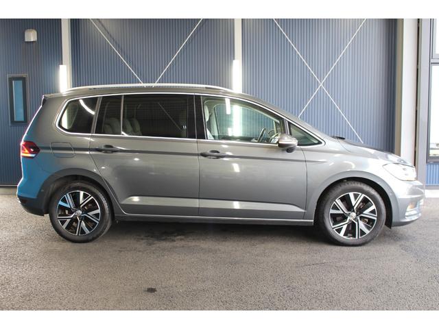 ゴルフトゥーラン ＴＤＩ　プレミアム　禁煙車／白革シート／純正９．２インチナビ／バックカメラ／フルセグ／レーダークルーズコントロール／ルーフレール／パワーバックドア／ＢＳＭ／ＥＴＣ２．０／パドルシフト／パワーシート／シートヒーター／ターボ（37枚目）